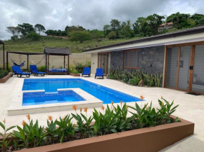 Hermosa villa en la Mesa - Conjunto privado